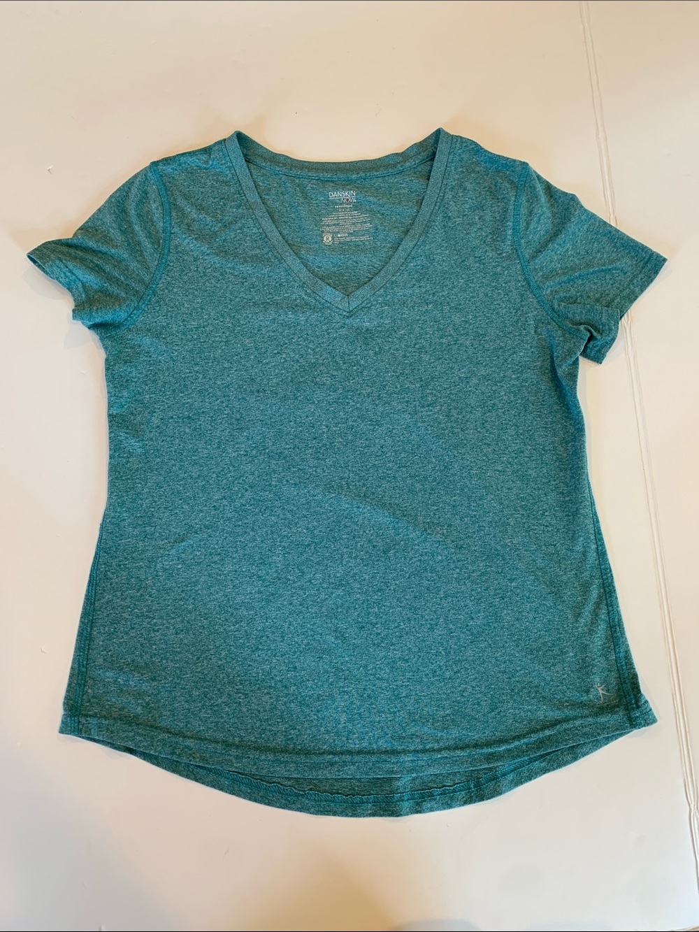 Danskin Now Women’s Medium Semi-Fitted Heather Teal V-Neck Short Sleeve T-Shirt